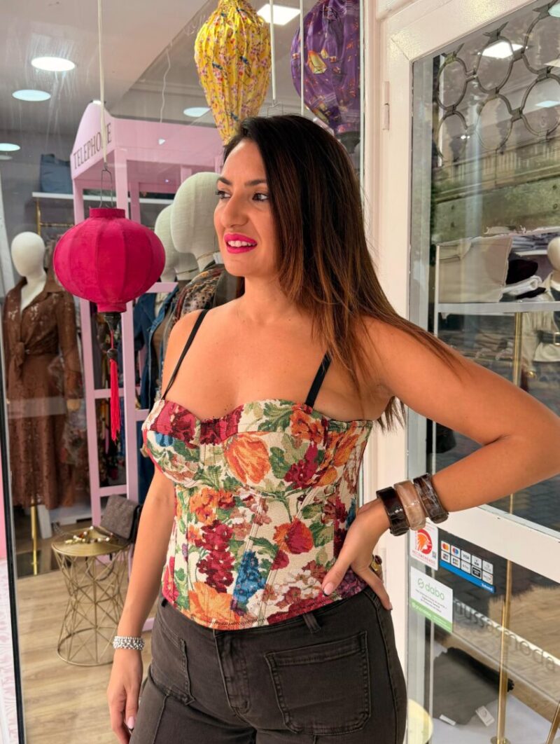 Alternative view of Corpiño Floral