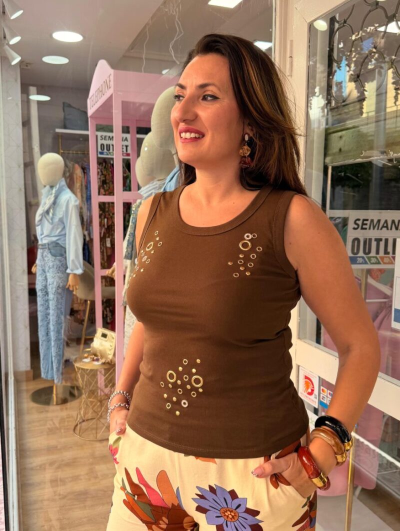 Alternative view of Camiseta Tachuelas Marrón