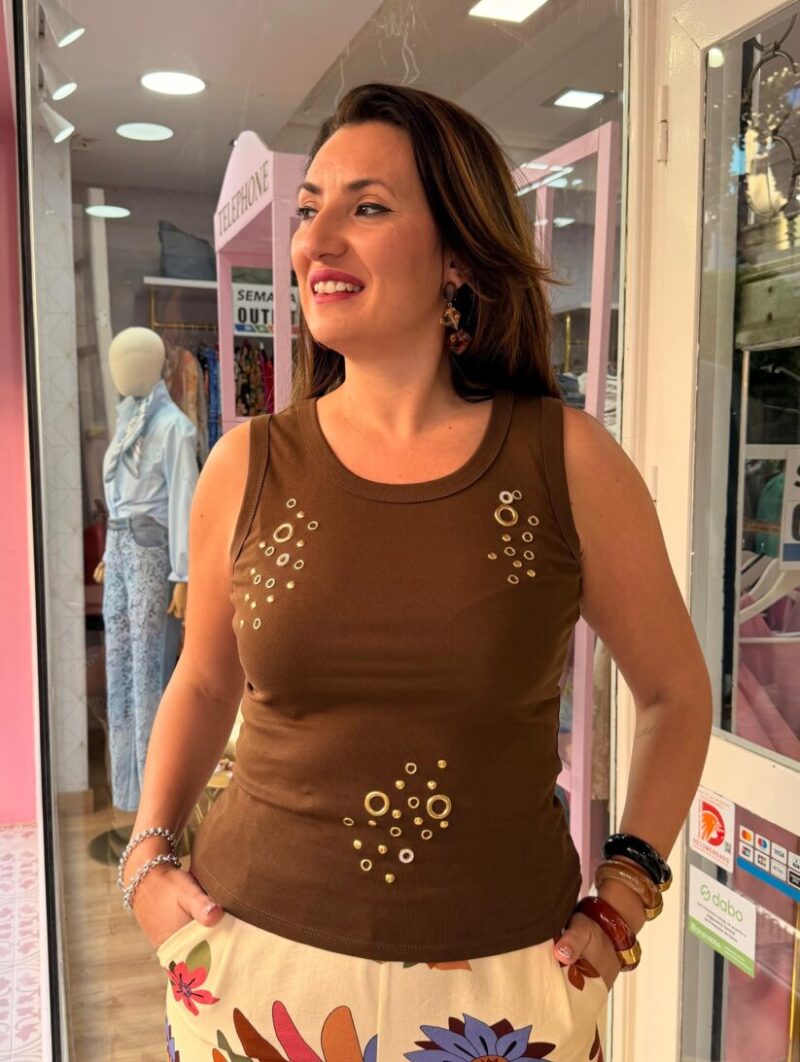 Camiseta Tachuelas Marrón