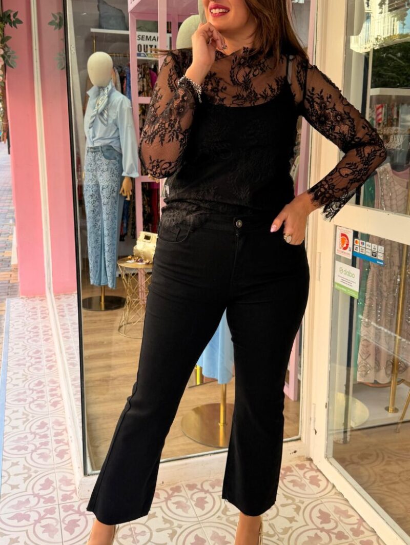 Alternative view of Vaquero Primavera Negro