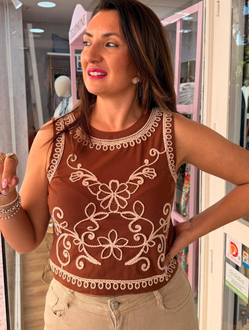 Camiseta Grecia Marrón Chocolate