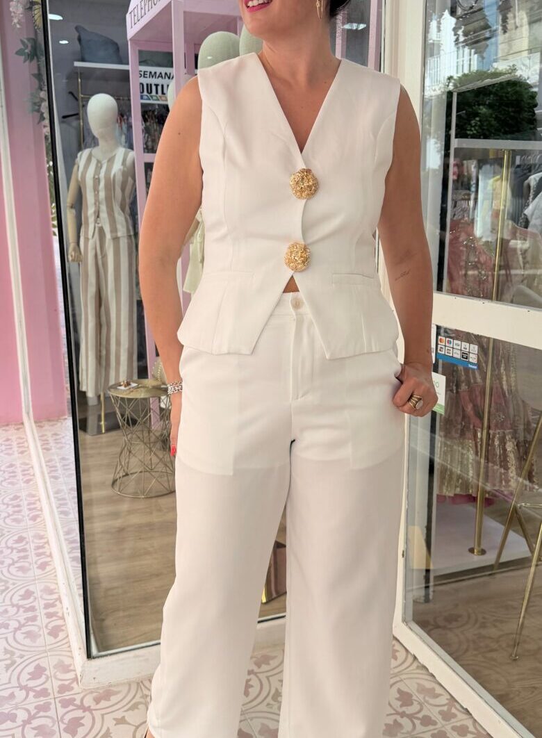 Alternative view of Conjunto Luna Blanco