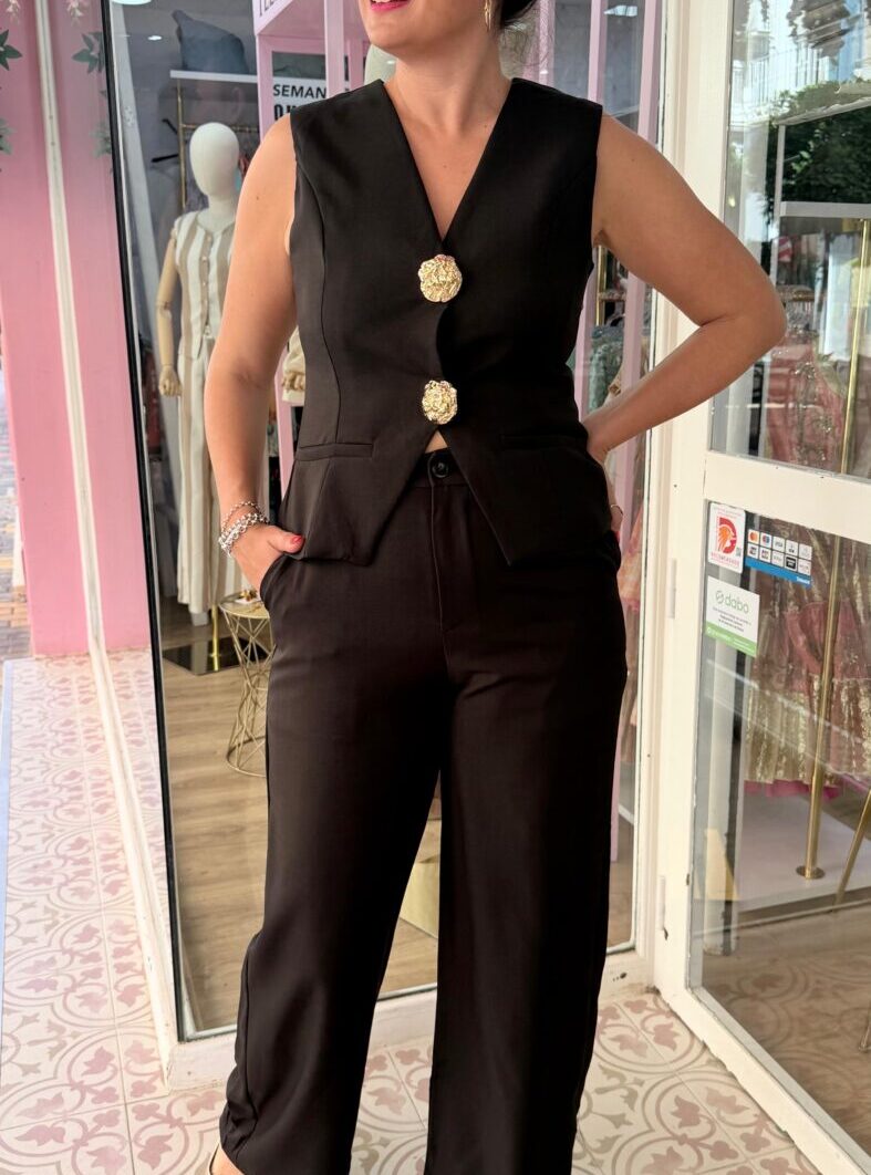 Alternative view of Conjunto Luna Negro