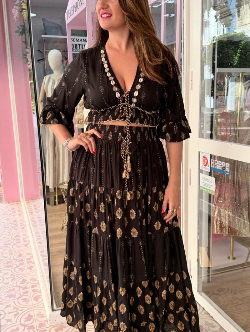 Alternative view of Conjunto Renata Negro