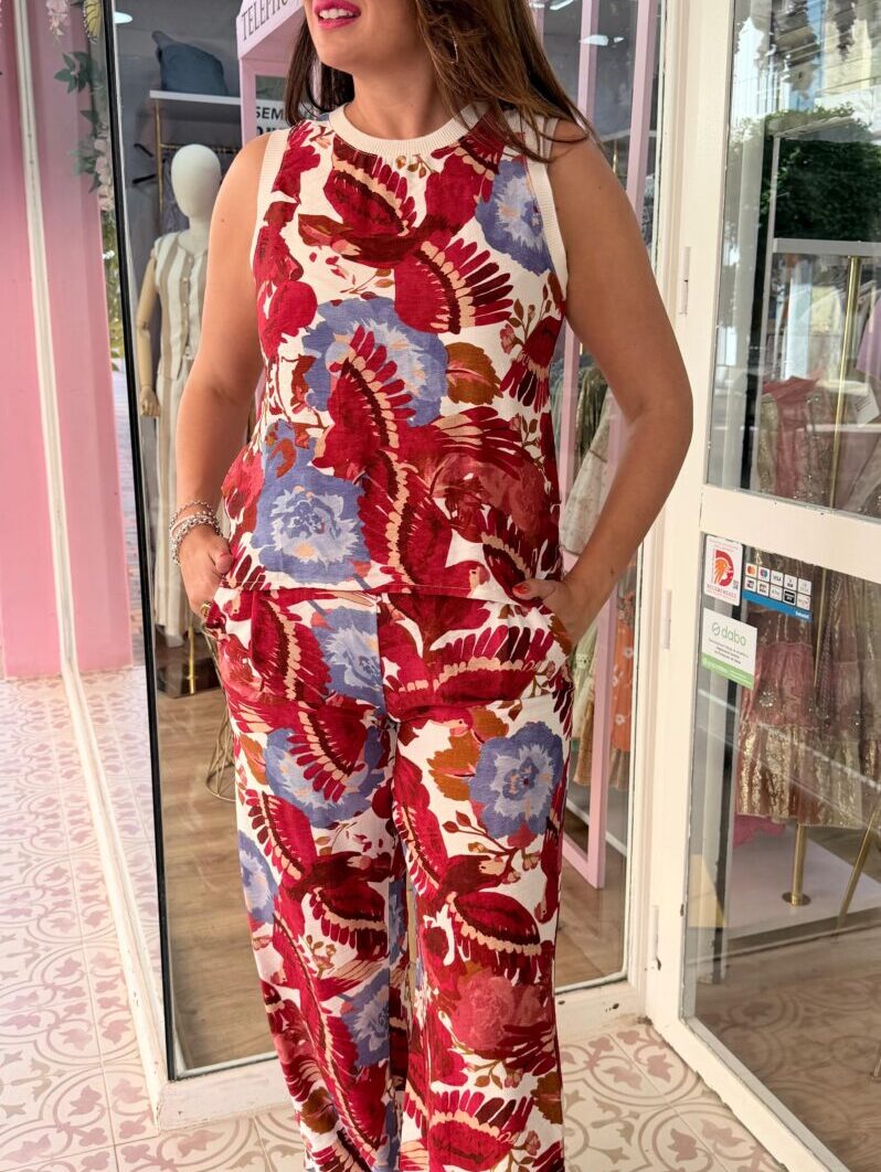 Alternative view of Conjunto Tropical Rojo