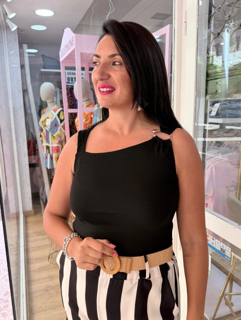 Alternative view of Camiseta Capri Negra