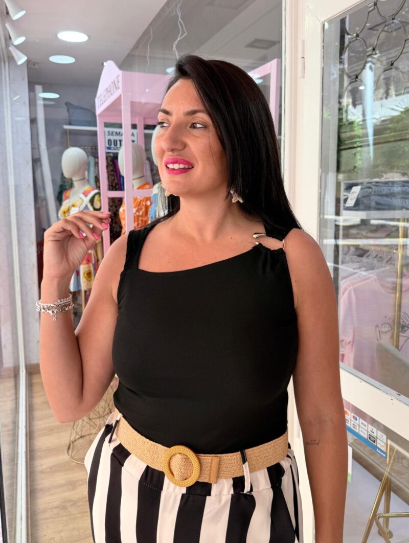 Camiseta Capri Negra