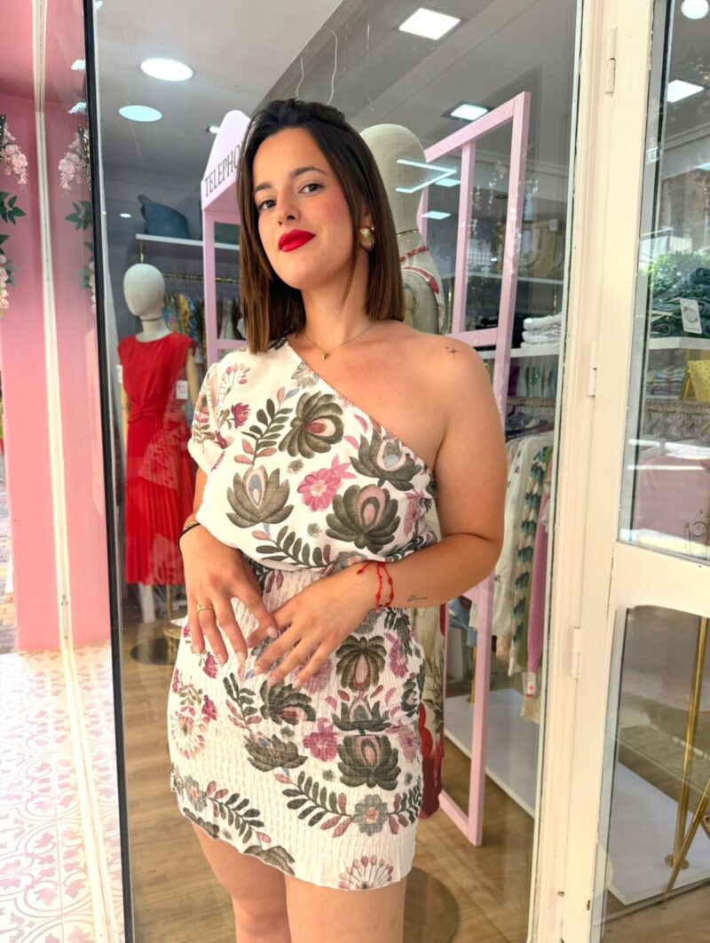 Alternative view of Vestido Macarena