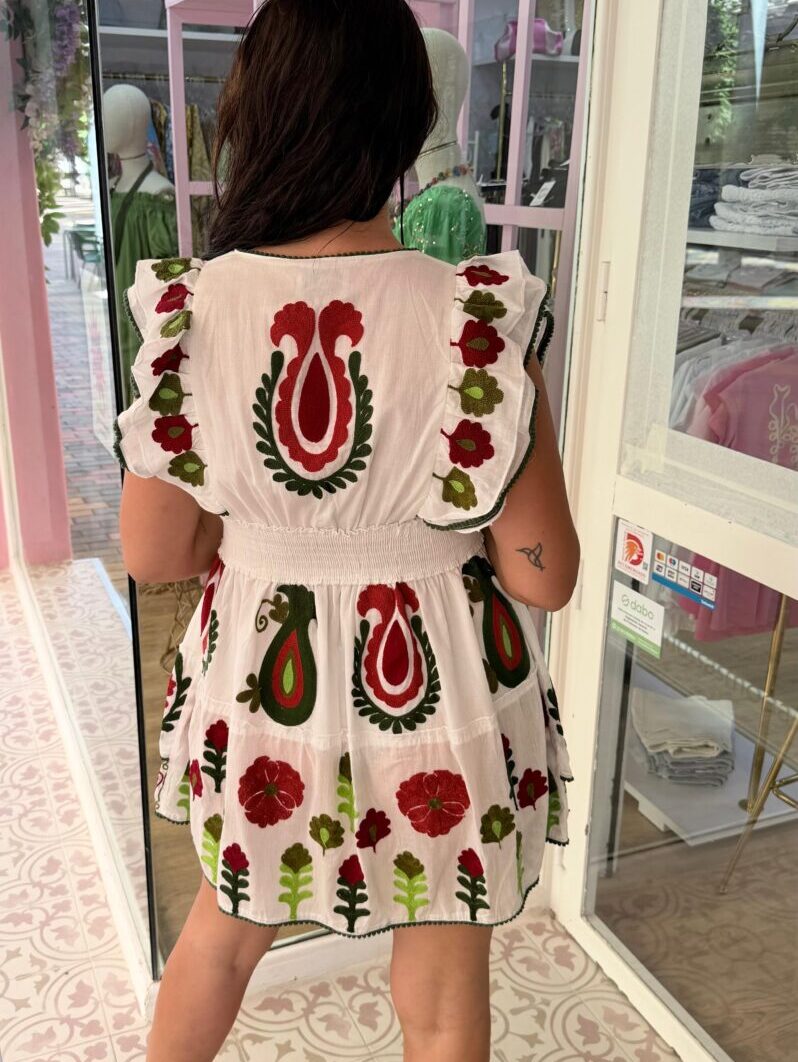 Alternative view of Vestido Maya