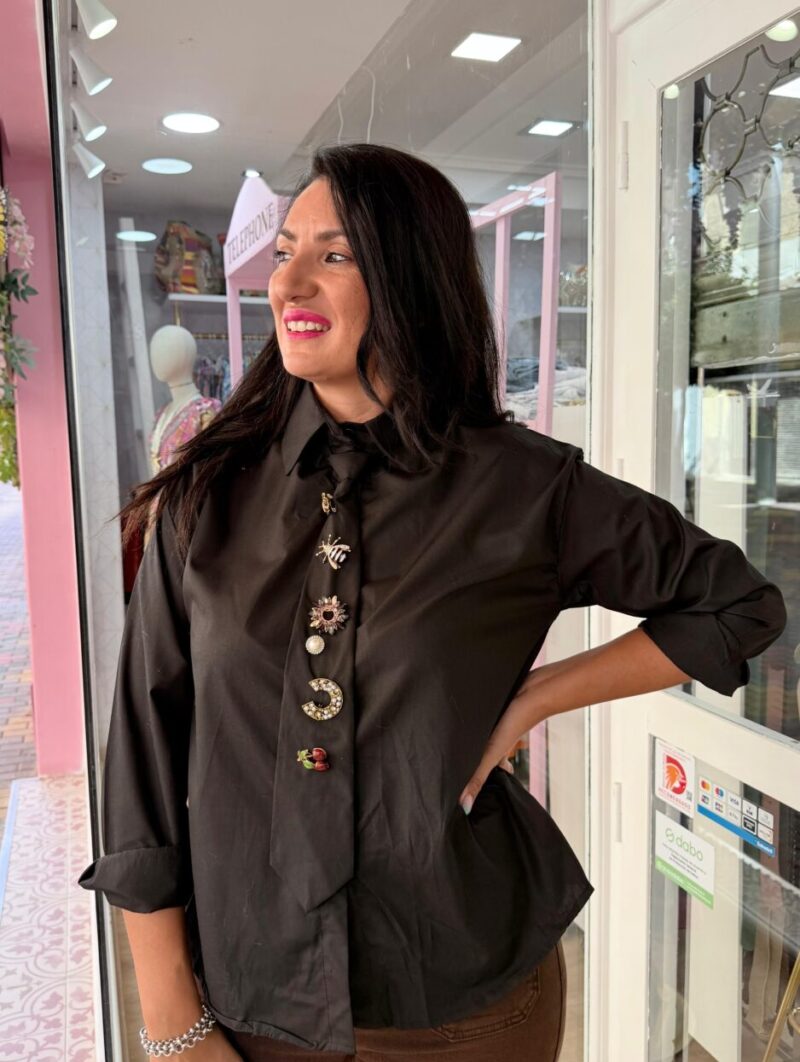Alternative view of Blusa Corbata Negra