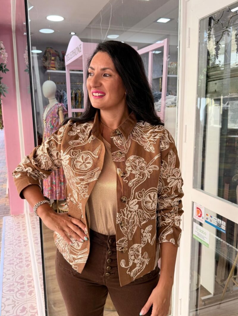 Alternative view of Chaqueta Medellín Marrón