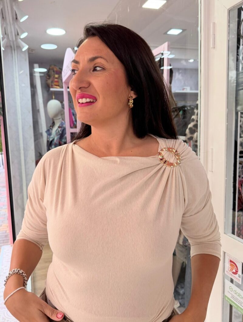 Camiseta Hebilla Beige