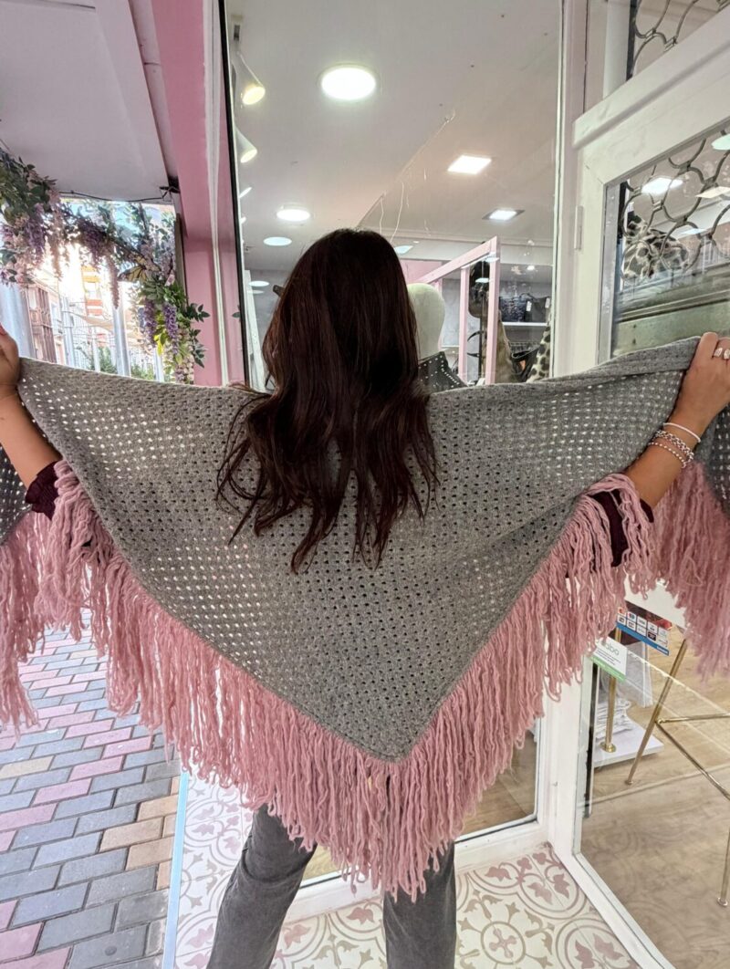 Poncho Flecos Gris